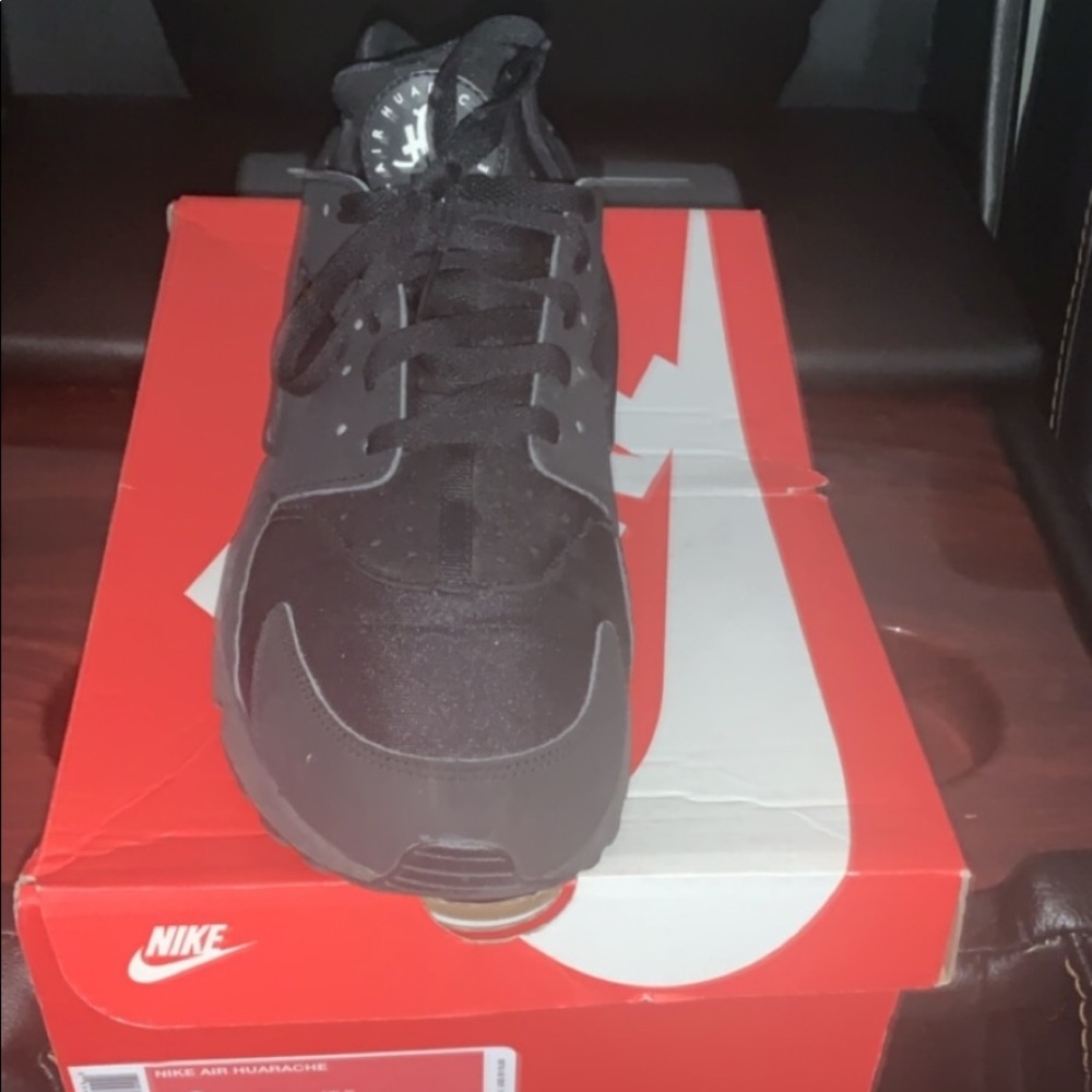 Black Nike Huarache size 12